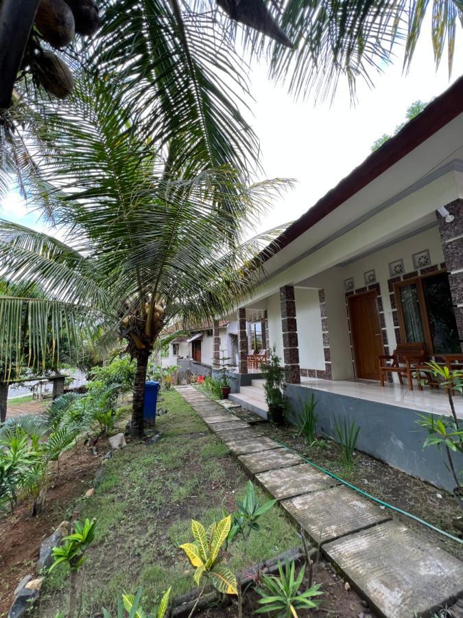 Kuta Circle Homestay Exterior foto