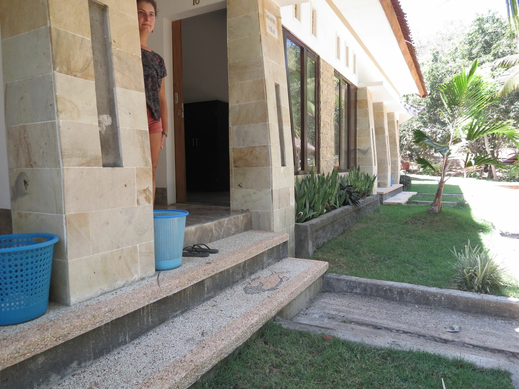 Kuta Circle Homestay Exterior foto