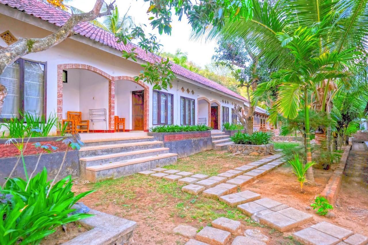 Kuta Circle Homestay Exterior foto