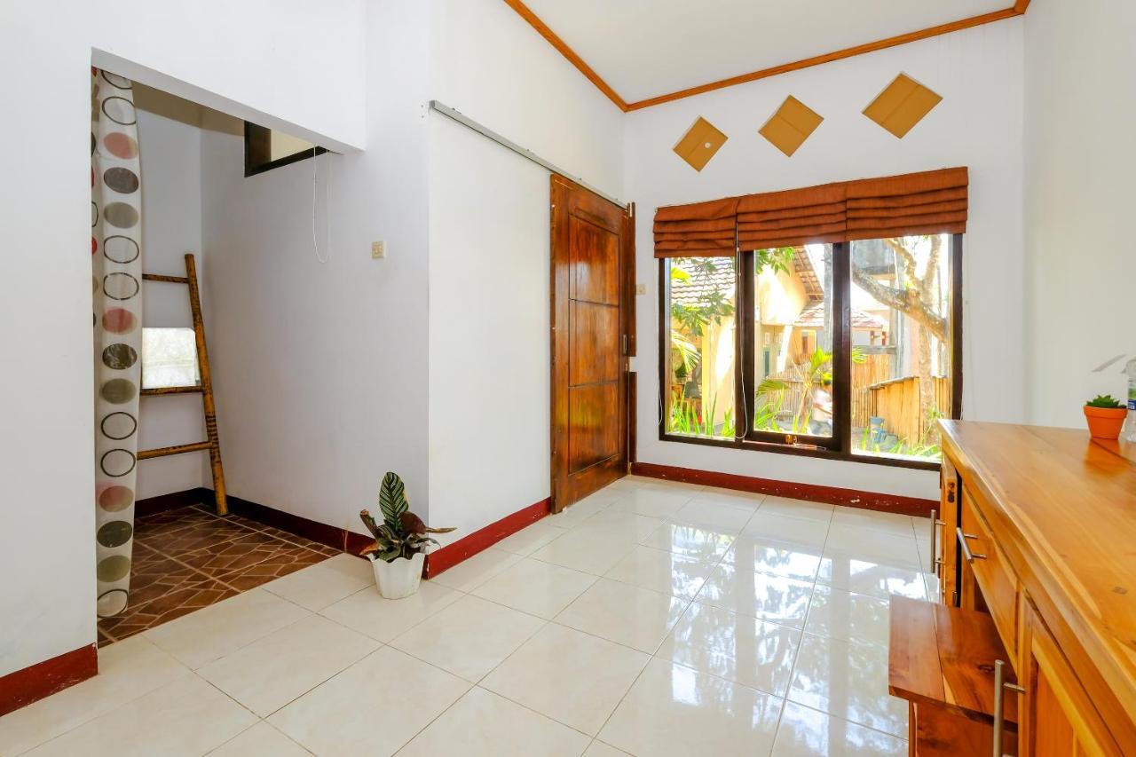 Kuta Circle Homestay Exterior foto